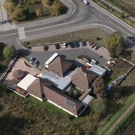 Penzion Almada Zvolen Exterior foto