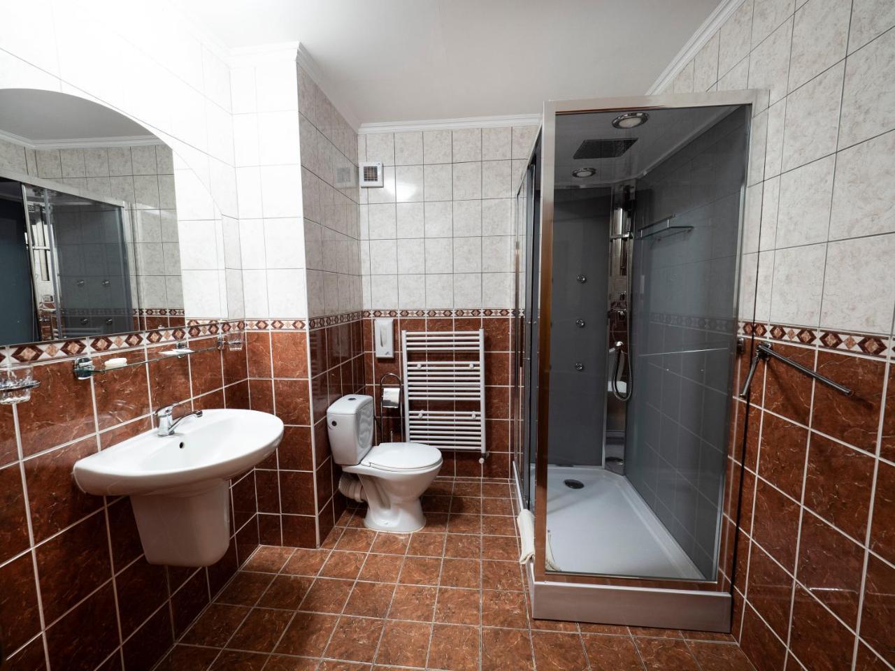 Penzion Almada Zvolen Exterior foto