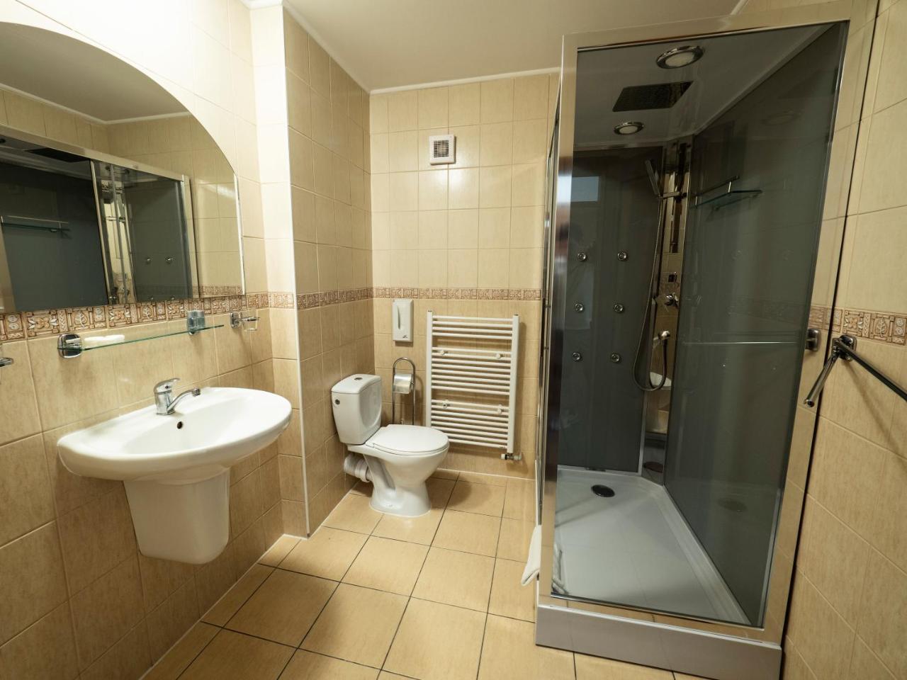 Penzion Almada Zvolen Exterior foto