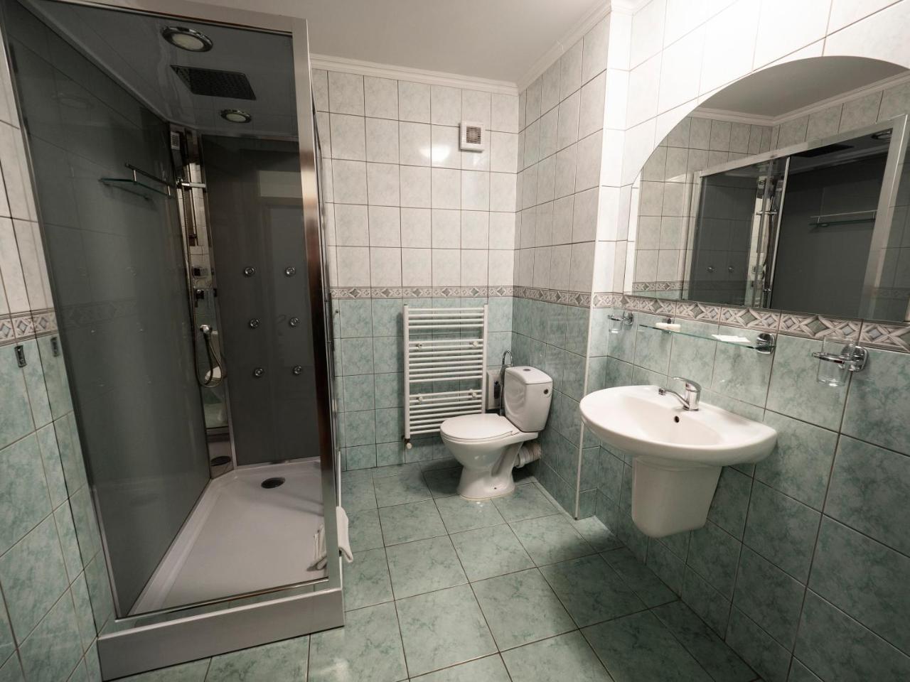 Penzion Almada Zvolen Exterior foto
